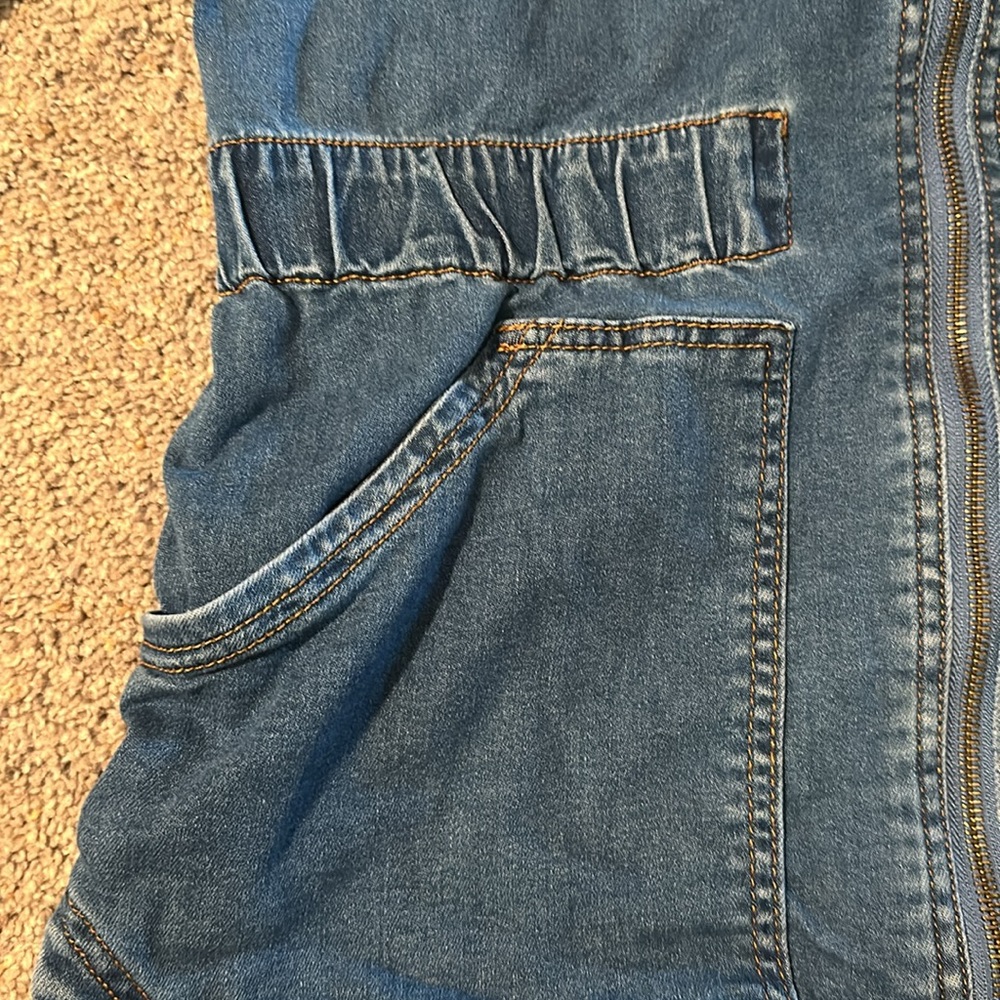 Jacket - Picture 3 of 6